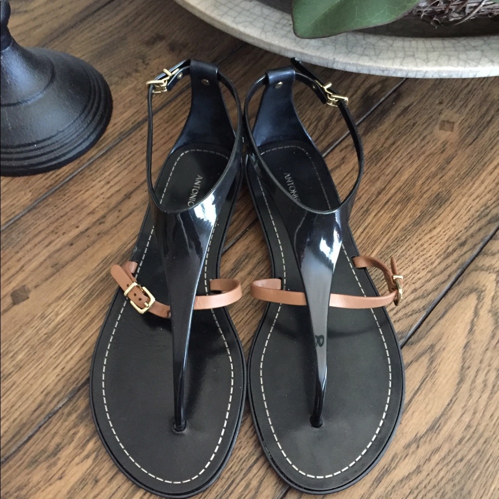 Brand new Antonio Melani patent leather sandals 8
